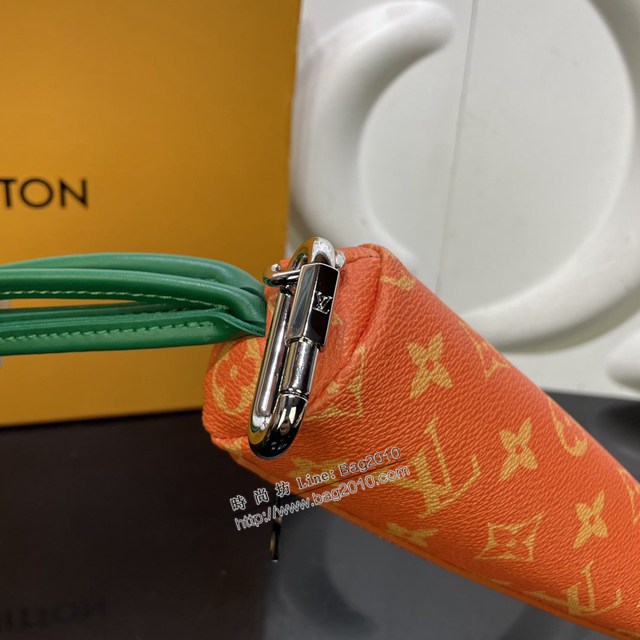 lv路易威登專櫃2022新款袖珍胡蘿蔔手袋 lv頂級原單Carrot手拿包 M80851 ydh4657